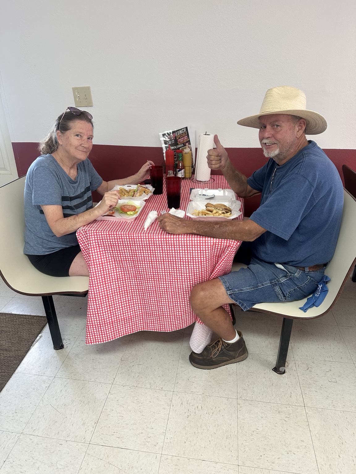 Two guests enjoying lunch at Grant’s Havana location